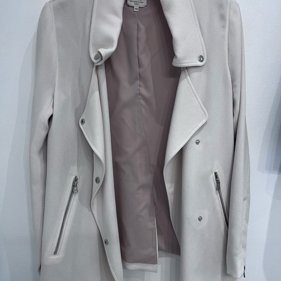 Aritzia , Wilfred  mayet crepe jacket beige moto jacket size xs cream color - Picture 3 of 9